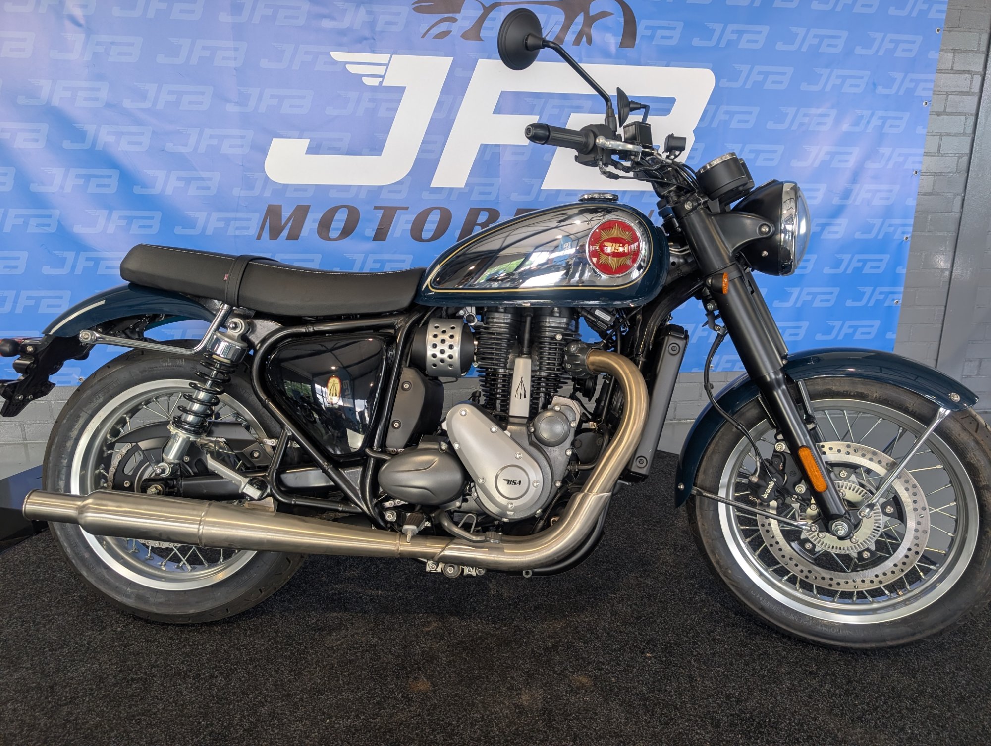 BSA GoldStar 650 Highland Green