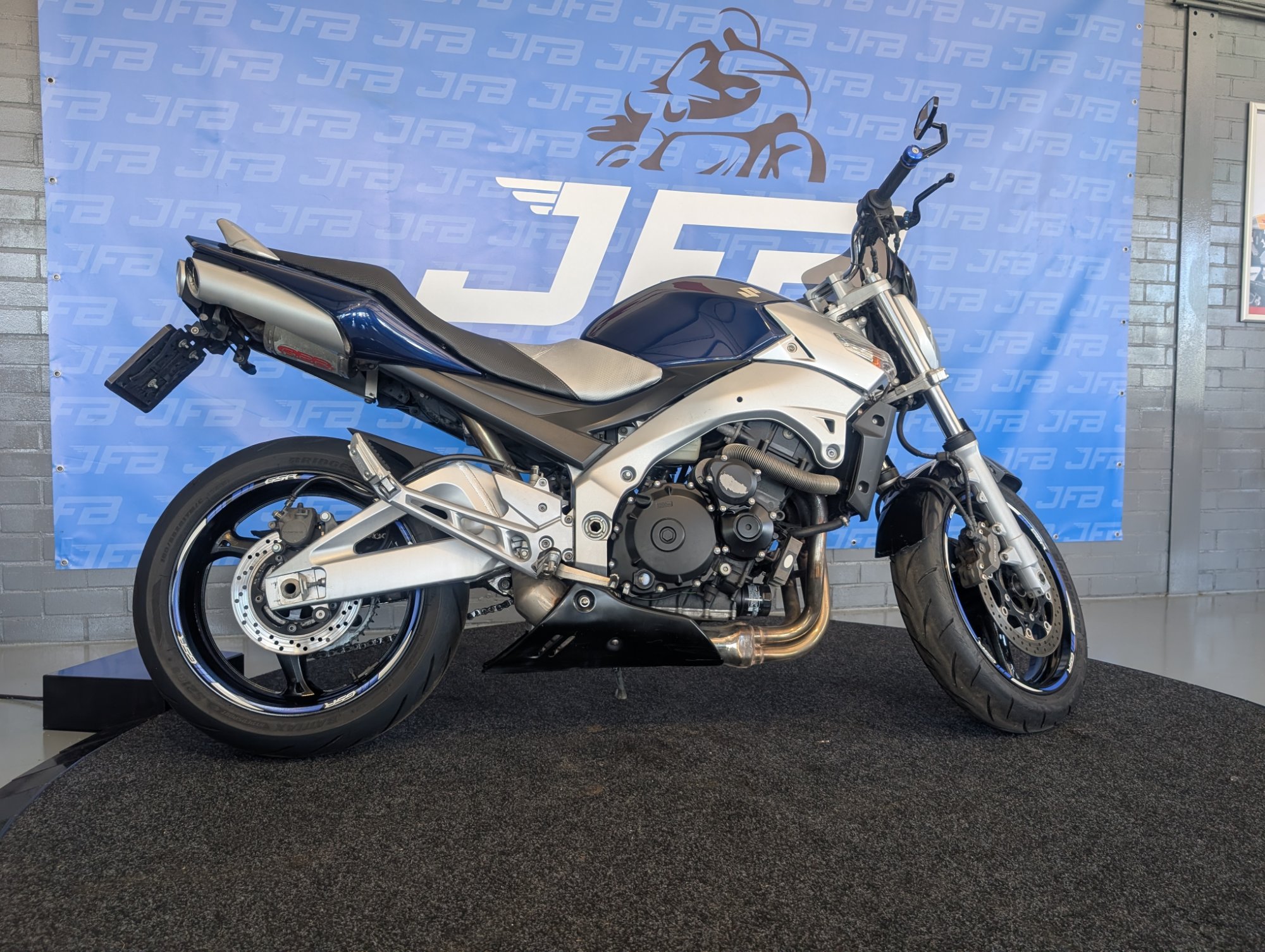 Suzuki GSR 600