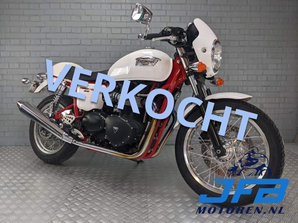Triumph Truxton 900